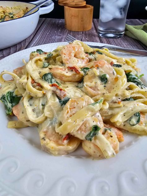 Creamy Tuscan Shrimp Linguine, Creamy Tuscan Shrimp Pasta, Shrimp Linguine Recipe Alfredo, Pasta With Shrimp Recipes, Creamy Tuscan Pasta, Tuscan Shrimp Pasta, Healthy Dinner Ideas For Two, Foods Clipart, Creamy Tuscan Shrimp