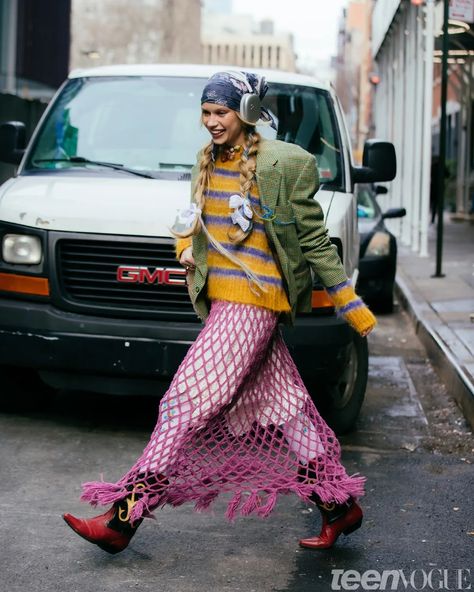 Knit Layering Outfit, Ugliest Outfit Ever, Ugly Fashion Trends, Funky Street Style, Urban Winter Outfits, Funky Colorful Outfits, Camp Style Fashion, Mixed Pattern Outfit, Maximalist Streetwear