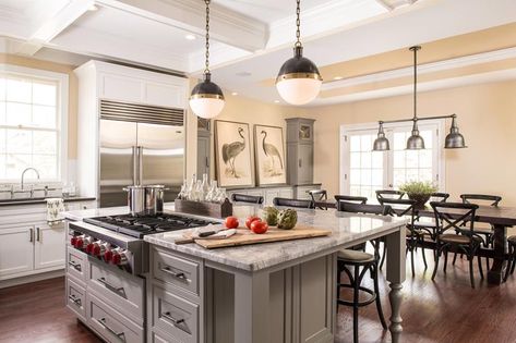 Kitchen island stove ideas that fit a wide range of kitchens, from modern contemporary to classic traditional. Dream Kitchen Island, Greige Kitchen Cabinets, Kitchen Island With Cooktop, Island With Stove, Kitchen Island With Stove, Greige Kitchen, Island Cooktop, Transitional Kitchen Design, Сера�я Кухня