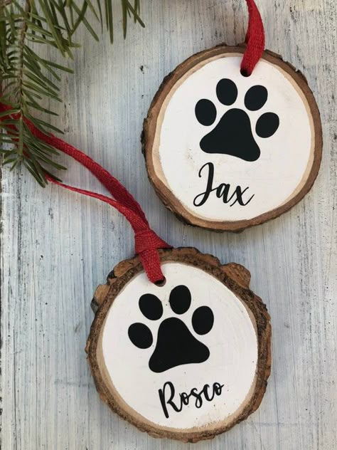 Pet Ornament Personalized Reclaimed Wood Paw Print Ornament | Etsy Cat Ornaments Diy Homemade Christmas, Pet Ornaments Diy, Dog Ornaments Diy, Cork Animals, Diy Gnome, Paw Print Ornament, Personalized Dog Ornament, Dogs Christmas, Dog Diy