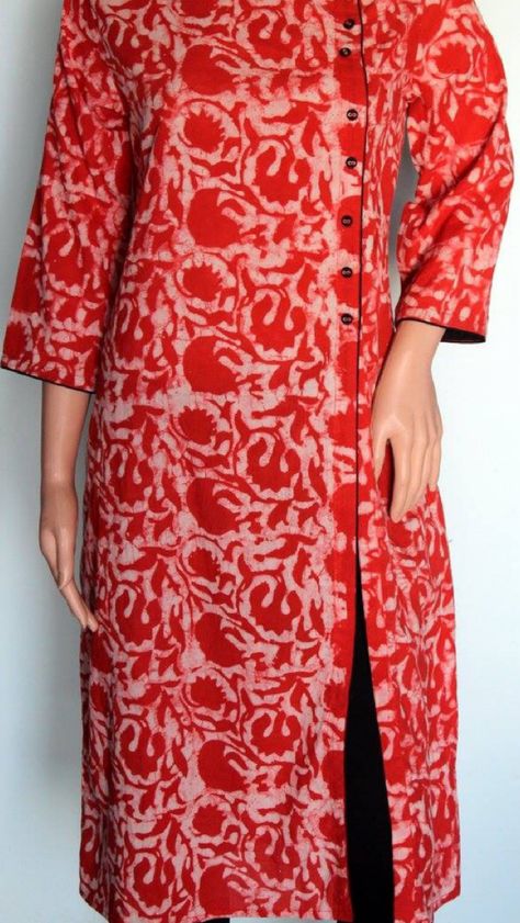 Batik Salwar Kameez Design, Batik Kurti Designs Latest, Batik Print Kurti Patterns, Churidhar Tops, Batik Kurti, Salwar Kameez Design, Model Blouse Batik, Salwar Kameez Neck Designs, Plazo Designs