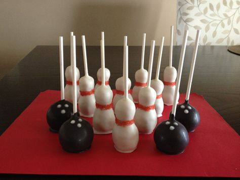 Bowling Pins and Bowling Ball Cake Pops Bowling Ball Cake, Bowling Party Themes, Birthday Pies, Bowling Cake, Kids Bowling, Bowling Birthday Party, Bowling Birthday, Ball Cake, Birthday Cake Pops