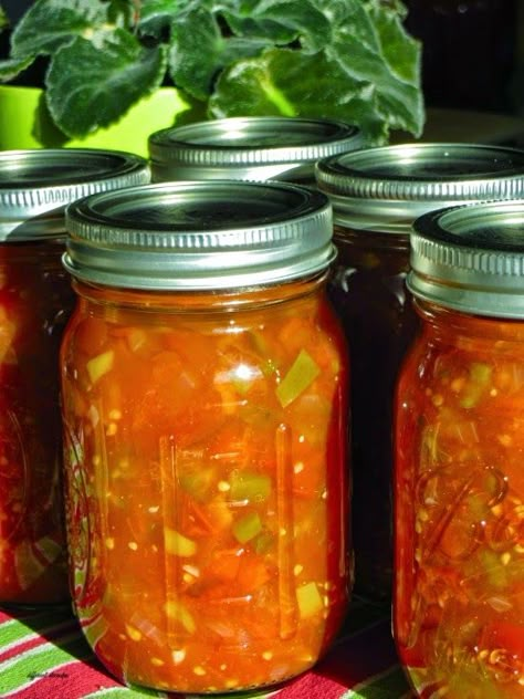 Canned Tomatillo Salsa Verde, Tomatillo Salsa Canning Recipe, Tomato Salsa Canning, Canned Tomatillos, Tomatillo Recipes, Tomatillo Salsa Recipe, Canned Salsa Recipes, Salsa Canning Recipes, Tomatillo Salsa Verde