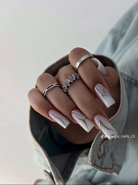 Paznokcie Hello Kitty, White Nails With Gold, White Acrylic Nails, Nagel Inspo, Silver Nails, Fire Nails, Pretty Acrylic Nails, Chic Nails, Matte Nails