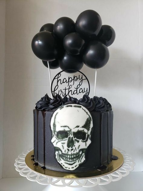 Skull Cake Ideas, Spooky Birthday Cake, Skull Birthday Cake, Goth Cake, Spooky Cakes, Gothic Birthday Cakes, Goth Cakes, Horror Cake, Scary Cakes