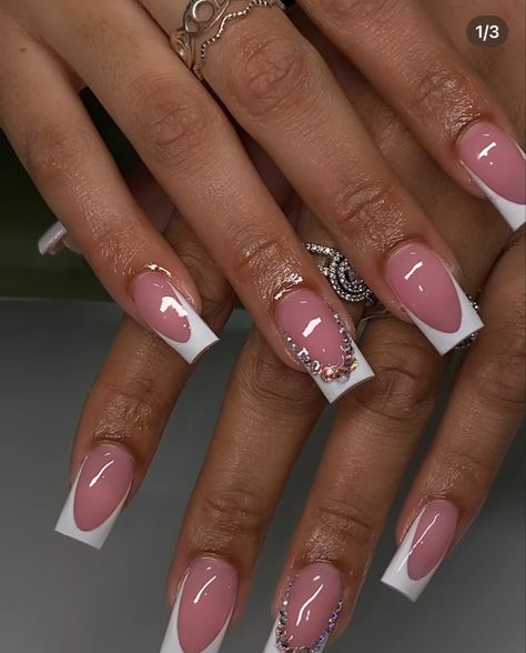 White Y2k French Tip Nails, Nail Design With Pink Base, Half Inch Nails, Simple Pink Nails With Gems, Original French Tip Nails, Initial Short Nails, Cute Nail Ideas Black Women, French Tip Short Nails With Design, Cute Short Birthday Nails