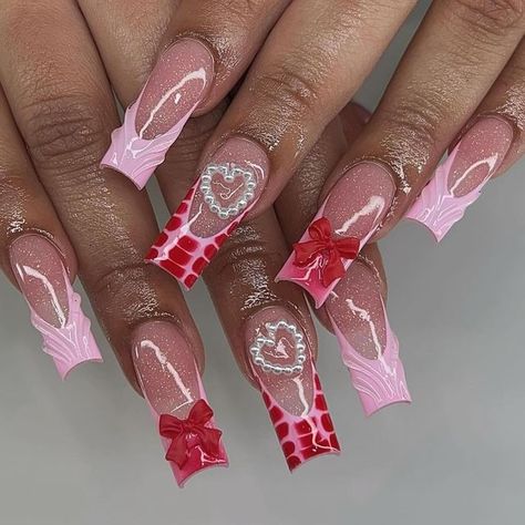 Pink Red Nails, Nails Styles, Coquette Nails, Vday Nails, Golden Nails, Airbrush Nails, Square Nail Designs, Happy Nails, Glow Nails