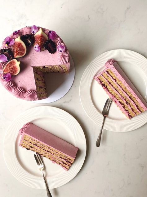 Vertical Cake Recipes, Vertical Layer Cake, Vertical Cake, Rolled Cake, Stripe Cake, Susie Cakes, Purple Wedding Cake, Hedgehog Cake, Striped Cake