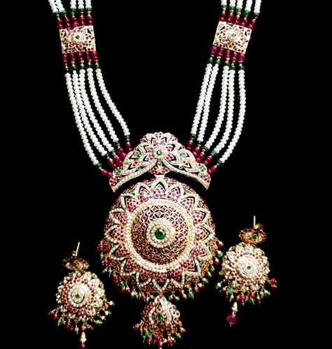 #navrattanjewellery #navrattan #jadau #jadaujewellery Rani Haar, Krishna, Statement Necklace, Quick Saves