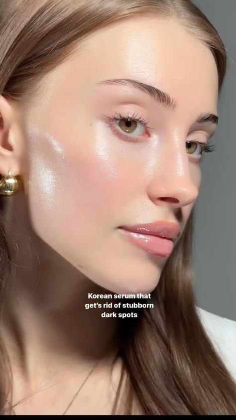 Silky Skin Aesthetic, Clear Smooth Skin Aesthetic, Clear Pale Skin, Glass Skin Aesthetic, Clear Glass Skin, Hollywood Glamour Makeup, Appearance Goals, Smooth Skin Face, Fall Goals