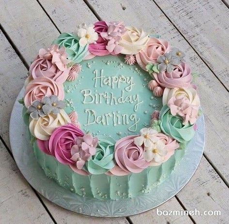 Pretty Birthday Cakes With Flowers, Floral Cakes Buttercream, Summer Flower Cake Ideas, Birthday Cake Ideas Buttercream, Flower Cake Ideas Birthday, Flower Theme Birthday Cake, Cake With Flowers Birthday, Flower Cakes Birthday, Pastel Flower Cake