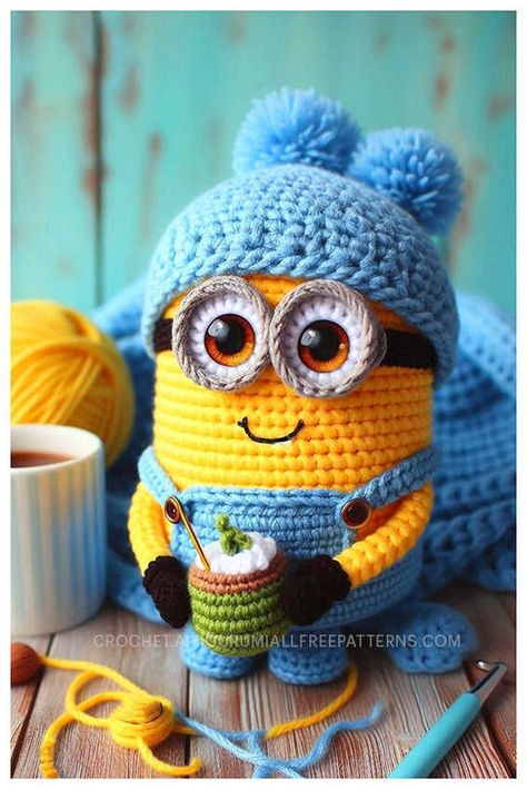 Amigurumi Minion Crochet Free Pattern - Amigurumi Amigurumi Minion Free Pattern, Free Doll Crochet Patterns, Crochet Minions Pattern Free Amigurumi, Minions Amigurumi, Disney Crochet Pattern, Minion Crochet Patterns, Minion Craft, Crochet Minion, Minion Pattern