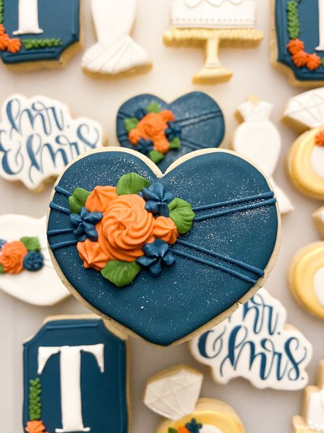 Orange Wedding Cookies, Wedding Reception Cookies, Reception Cookies, Cupcake Wedding Favors, Blue Orange Weddings, Cookies Wedding, Decorative Cookies, Cookie Wedding Favors, Orange Cupcakes