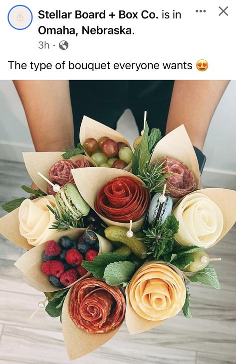 Edible Bouquets Fruit, Valentines Charcuterie Boquet, Charcuterie Flower Arrangement, Charcuterie Flower Bouquet, Flower Shaped Charcuterie Board, Cheese Flowers Charcuterie, Charcuterie Bouquet Diy, Charcuterie Tutorial, Edible Arrangements Ideas