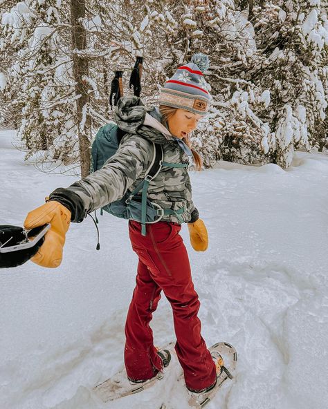 Snowshoeing Outfit, Sporty Spice, Snow Shoes, Hiking Outfit, Outdoor Wear, Instagram Inspiration, Dream Wardrobe, Granola, Finland