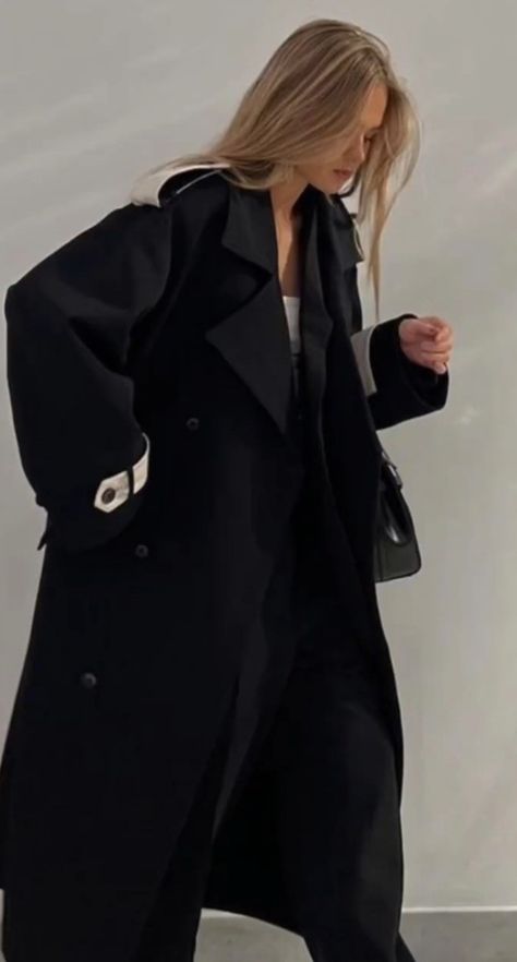 Ig@Khaurafab Black Coat Outfit Winter, Long Black Coat Outfit, Schwarzer Mantel Outfit, Oversized Coat Outfit, Long Jacket Outfit, Trench Coat Outfit Winter, Fall Trench Coat, Long Black Trench Coat, Wool Coat Outfit