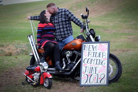 Motorcycle pregnancy announcement Biker Gender Reveal Ideas, Harley Davidson Baby Announcement, Motorcycle Baby Announcement, Motorcycle Gender Reveal Ideas, Motorcycle Pregnancy Announcement, Motorcycle Gender Reveal, Baby Announcing Ideas, Motorcycle Shoot, Announcement Photo Ideas