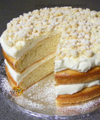 Irish Cream Chocolate Cake, Olive Garden Recipe, Cream Chocolate Cake, Crumb Topping Recipe, Cake Aux Olives, Lemon Cream Cake, Olive Garden Recipes, Monkey Bread, Lemon Cream