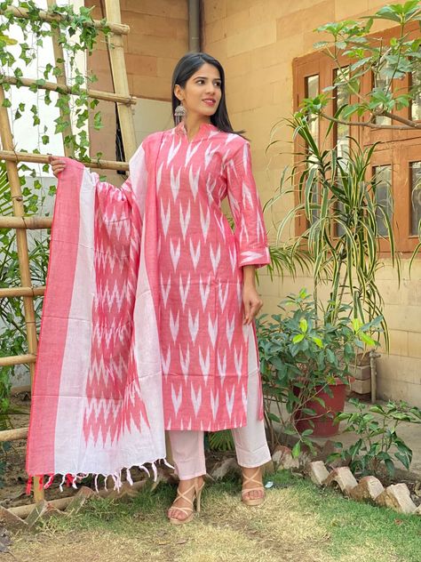 Ikkat Dresses Cotton Kurti, Handloom Dress Designs, Ikat Suit Designs, Ikkat Kurti Designs, Ikkat Dresses Cotton, Kameez Style, Ikkat Dupatta, Cotton Suit Designs, Cotton Churidar