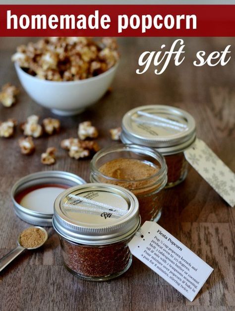 This Homemade Popcorn Gift Set is an easy, thoughtful holiday gift for anyone on your list. So easy and delicious! #popcorn #homemadegift Homemade Popcorn Seasoning, Popcorn Mix, Homemade Popcorn, Homemade Food Gifts, Popcorn Seasoning, Popcorn Gift, Chocolate Popcorn, Snack Gift, Flavored Popcorn