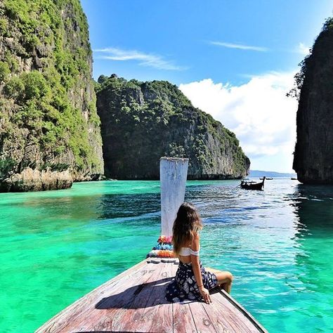 🌴Location: Phi Phi Island, Thailand 📷Photo via: @chloe_bhKho ✉ Plan your next… Phi Phi Island Thailand, Thailand Pictures, Koh Phi Phi, Patong Beach, Thailand Photos, Phi Phi Island, Koh Phangan, Halong Bay, Krabi