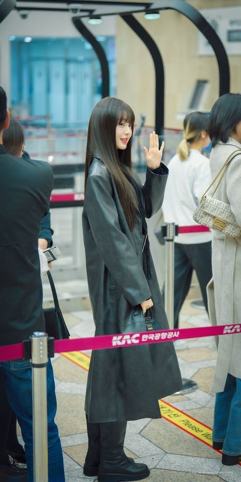 Ive Airport Fashion, Wonyoung 2023, Ive Wonyoung, Won Young, Airport Fashion, Winter Aesthetic, Airport Style, International Airport, Iz One