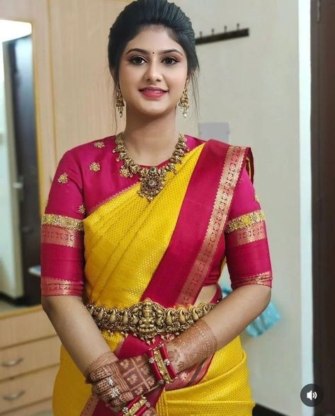 Latest Bridal Blouse Designs, Blouse Designs High Neck, Pattu Saree Blouse Designs, Latest Model Blouse Designs, Fashionable Saree Blouse Designs, Cutwork Blouse Designs, Blouse Design Images, Blouse Designs Indian, Silk Saree Blouse Designs