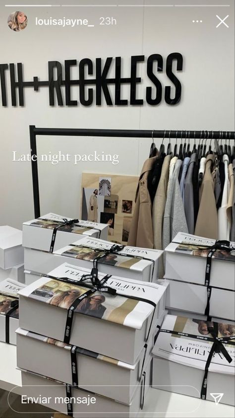 Successful Clothing Business, Successful Clothing Brand Aesthetic, Pr Packages Aesthetic Clothing, Pr Packages Aesthetic, Pr Packaging, Pr Kit, Business Vision Board, Packaging Ideas Business, Clothing Packaging