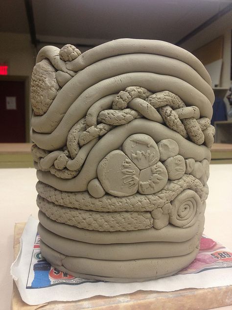 Laurie Bartlett 2012   Coil Pot, thinking some clay time this summer will be in order. Coil Pot, Coil Pottery, Middle School Art Projects, Coil Pots, Kids Clay, Pottery Handbuilding, Tanah Liat, Keramik Design, Pottery Classes