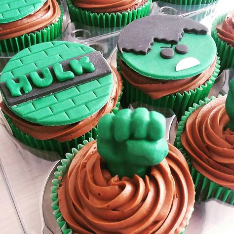 Hulk Birthday Cupcakes, Hulk Cupcakes Ideas, Hulk Cupcake Toppers, Hulk Cookies, Flan Cupcakes, Hulk Cupcakes, Incredible Hulk Cake, Hulk Birthday Cakes, Hulk Birthday Parties