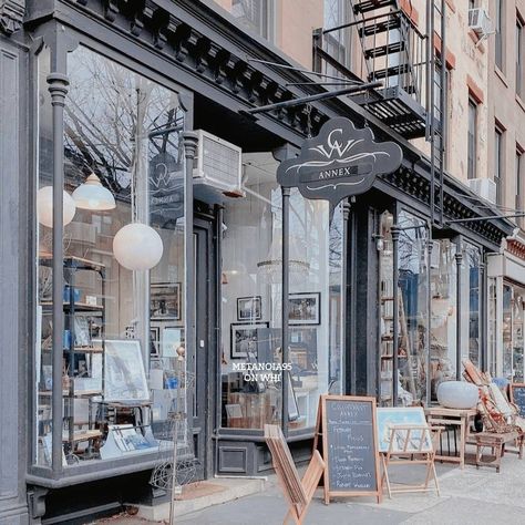 Unfiltered Aesthetic Background, Unfiltered Background, Seni Vintage, Cafe Shop Design, Coffee Shop Aesthetic, Minimalist Layout, Fotografi Vintage, Twitter Header Aesthetic, Parisian Life