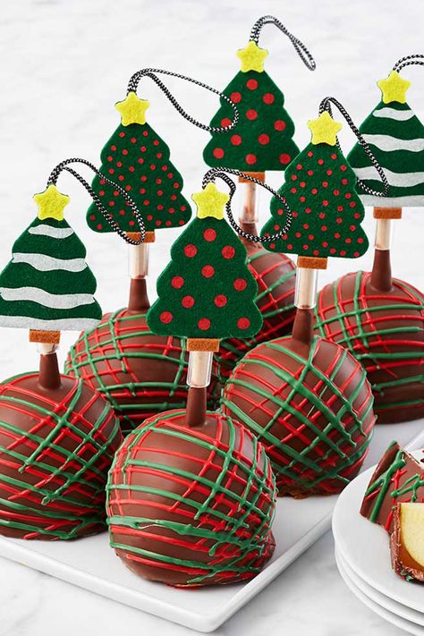 Green Caramel Apples, Chocolate Covered Apples Christmas, Holiday Candy Apples, Apple Pie Cake Pops, Christmas Chocolate Covered Apples, Christmas Chocolate Apples, Christmas Caramel Apples, Christmas Candy Apples, Felt Tree Ornaments