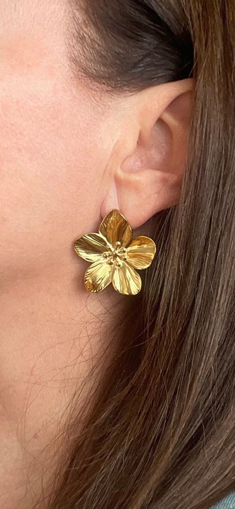 Big Gold Earrings, Golden Earring, Gold Flower Earrings, Steel Flowers, Golden Flower, Golden Earrings, Dope Jewelry, Earrings In Gold, Earrings Vintage