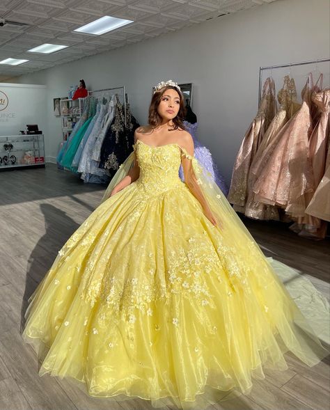 Yellow Gown For Debut, Yellow Xv Dresses, Yellow Quinceanera Dresses, Yellow Quince, Yellow Ball Gown, Xv Ideas, Ball Gown Quinceanera Dresses, Quince Themes, Quinceñera Dresses