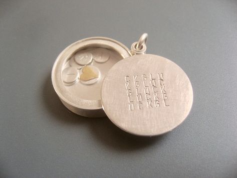 This Lockets item by mabotte has 65 favorites from Etsy shoppers. Ships from Germany. Listed on 01 Aug, 2023 Typographic Pattern, Silver Plates, Handmade Tree, Picture Locket, Reasons To Be Happy, Petri Dish, German Words, Name Plates, Glass Locket