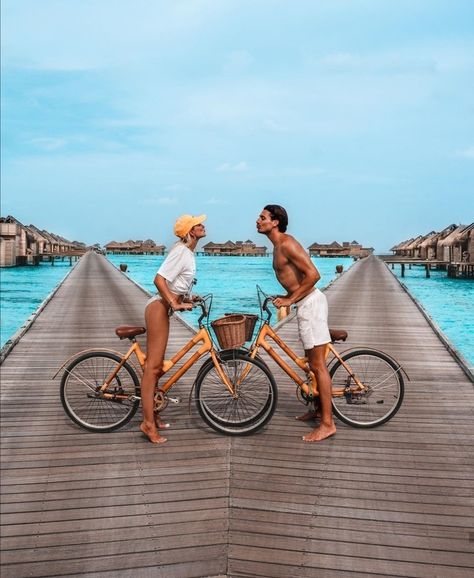 Unique Honeymoon Destinations, Successful Influencer, Maldives Wedding, Best Honeymoon Resorts, Honeymoon On A Budget, Maldives Vacation, Honeymoon Inspiration, Annoying Things, Honeymoon Pictures