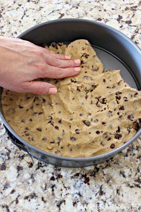 Cookie Cake Recipe Easy, Cookie Birthday Cake, Pizza Dips, Homemade Cookie Cakes, Pillsbury Cookie Dough, Cookie Birthday, Cookie Cake Designs, Cookie Dough Cake, Chocolate Chip Cookie Cake