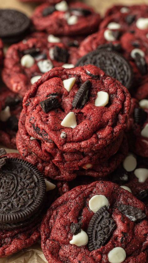 Oreo Stuffed Red Velvet Cookies, Small Batch Red Velvet Cookies, Red Velvet Oreo Cookie, Red Velvet Valentine Cookies, Cookies Christmas Aesthetic, Red Velvet Oreo Cookies, Red Velvet Chocolate Chip Cookies, Red Cookies, Velvet Desserts