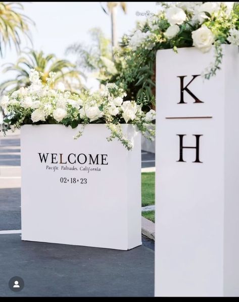 Welcome Back Party Decorations, Corporate Events Decoration Ideas, Welcome Party Ideas, Business Launch Party, Wedding Program Sign, Wedding Sign Decor, Dream Wedding Decorations, Special Events Decor, Wedding Backdrop Decorations