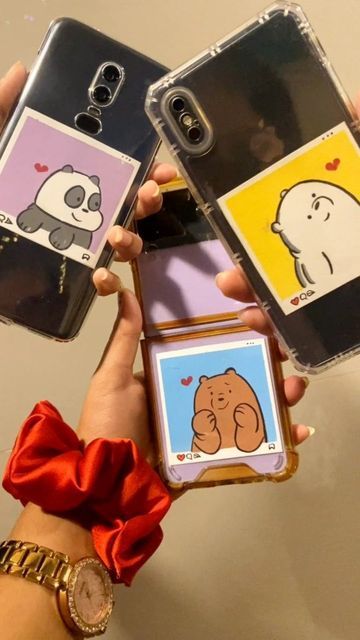 We 3 Bears, Cute Diy Phone Cases Paint Easy, Painting To Gift A Friend, Paintings To Gift, Acrylic Sheet Painting, Handmade Phone Case Painted, Painting Ideas With Friends, Cute Phone Case Ideas, Phone Case Painting