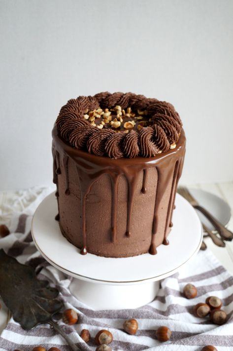 vegan chocolate hazelnut layer cake | The Baking Fairy Chocolate Cake For Men, Chocolate Velvet Cake, Cake Decorating Chocolate, Nutella Frosting, Poppy Cake, Chocolate Hazelnut Cake, Cake Cups, Piping Nozzles, Chocolate Cake Designs