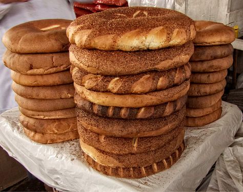 Try this recipe for pan chuta, a sweet, anise-flavored wheat bread from the Peruvian Andes. Peruvian Bread, Anise Bread, French Baguette Recipe, Anise Seed, Peruvian Recipes, Pizza Stone, Sweet Roll, Bread Flour, Bread Rolls