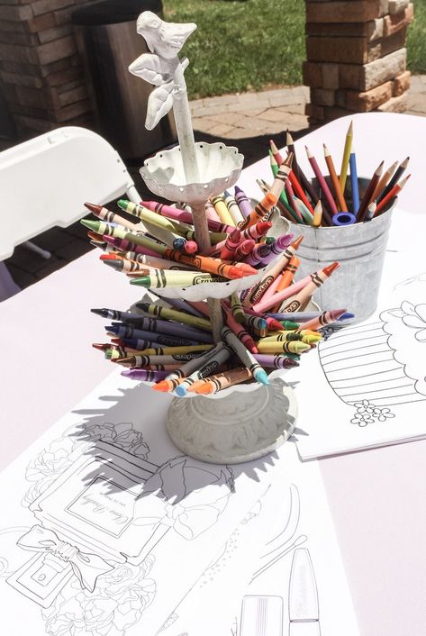 Coloring Table Birthday Party, Table Decor Garden Party, Gardener Themed Birthday Party, Outdoor Birthday Party Table Set Up, Park Table Decorations Birthday, Kids Activity Table Birthday Party, Garden Party 3rd Birthday, Diy Garden Party Invitations, 40th Garden Party Ideas