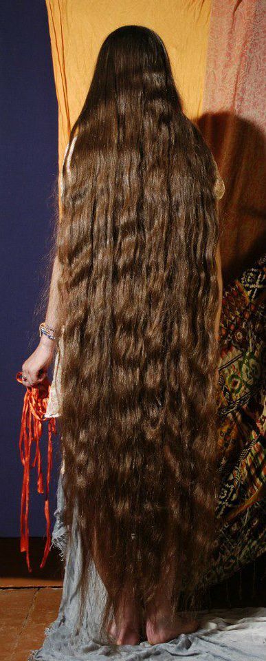 Woman With Long Hair, Extremely Long Hair, Rapunzel Hair, Long Hair Pictures, Really Long Hair, Super Long Hair, Hair Down, Very Long Hair, Long Hair Girl