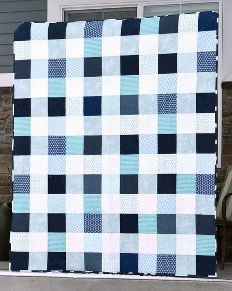 Scrappy Buffalo Check Quilt Buffalo Check Quilt, Check Quilt, Buffalo Plaid Quilt, Gingham Quilt, Baby Quilt Tutorials, Flannel Quilts, Plaid Quilt, Last Minute Christmas Gifts, Mystery Quilt