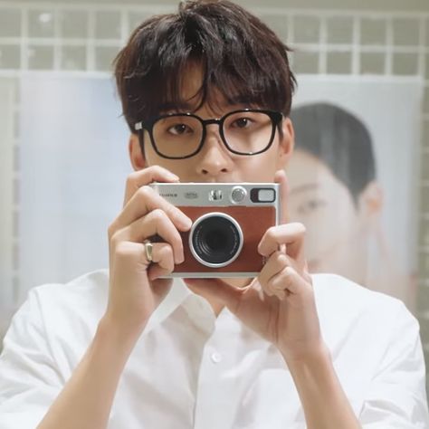 HUXLEY seventeen wonwoo icon Bts Army Logo, Green Pictures, Id Photo, Seventeen Wonwoo, I Miss U, Friend Photos, Boyfriend Pictures, Cute Icons, Pose Reference