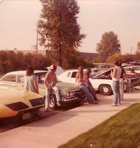 High School Parking Lot, School Parking Lot, 1980s Summer, 1980s Aesthetic, 80’s Aesthetic, 70s Muscle Cars, Americana Aesthetic, Plymouth Superbird, 70s Aesthetic