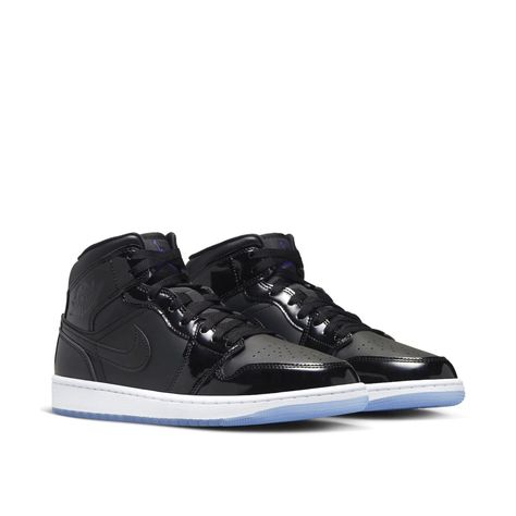 AIR JORDAN 1 MID 'SPACE JAM' AVAILABLE NOW SIZE 3 TO 9 Tenis Nike Jordan, Air Jordan 11s, Zapatillas Nike Jordan, Zapatillas Nike Air, Jordan 11s, Air Jordan 1 Mid Se, Jordan Model, Jordan Retro 1, Nike Air Jordan 1 Mid