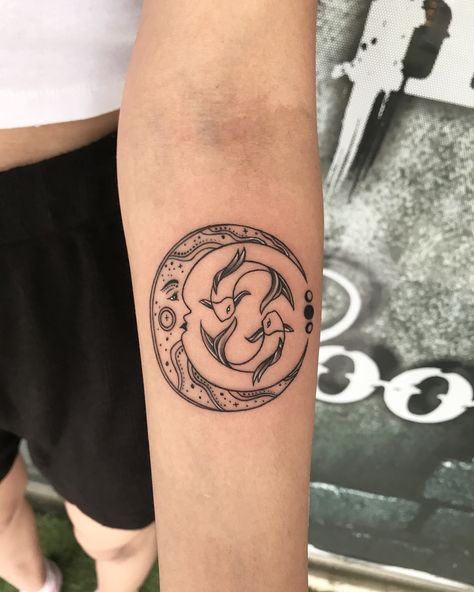 Pisces Zodiac Sign Tattoo, Pisces Moon Tattoo, Pieces Zodiac Tattoo, Pisces Tattoo Ideas, Zodiac Sign Tattoo, Pieces Zodiac, Pisces Tattoo, Sign Tattoo, Pisces Zodiac Sign