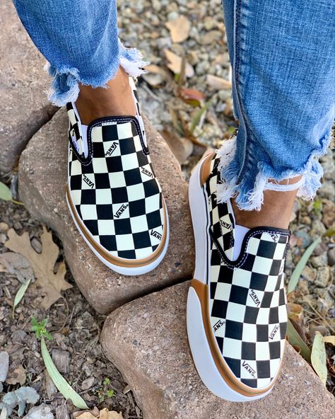 Rainy Monday Outfit, Vans Mule Outfit, Fall Slip On Shoes, Fall Footwear 2023, Fall Purses 2023, Fall Shoes 2023, Summer Shoes 2024, Fall Footwear, Fall Sneakers